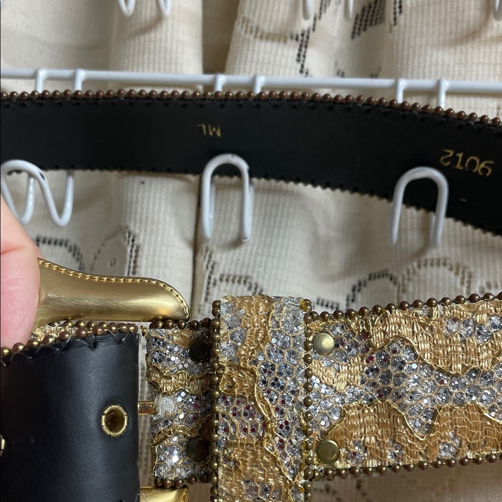 Vintage Classic Gold and Silver Women's Belt - Picture 3 of 8